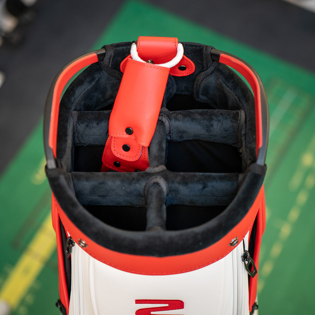NEW TaylorMade 2023 Stealth 2 Tour Staff Bag - Replay Golf 