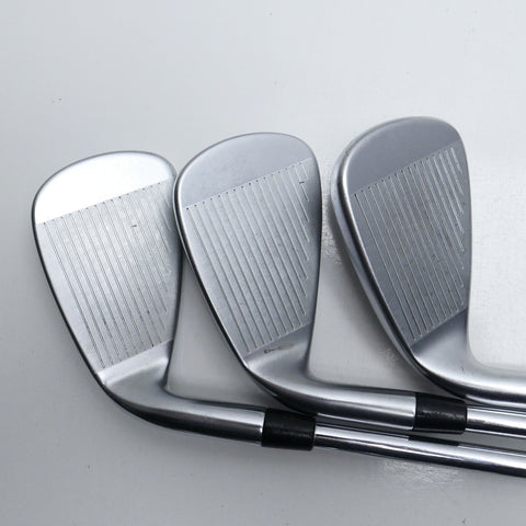 Used Cleveland Launcher UHX Iron Set / 6 - PW + AW / Regular Flex