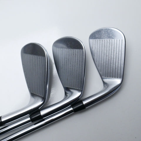 Used Titleist T200 Iron Set / 5 - PW / Stiff Flex / Left-Handed