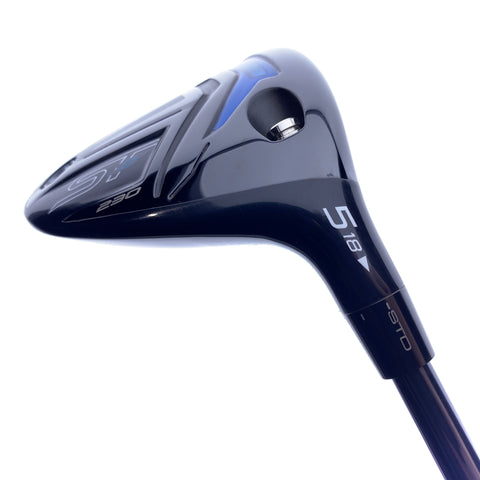 Used Mizuno STZ 230 5 Fairway Wood / 18.0 Degrees / Regular Flex