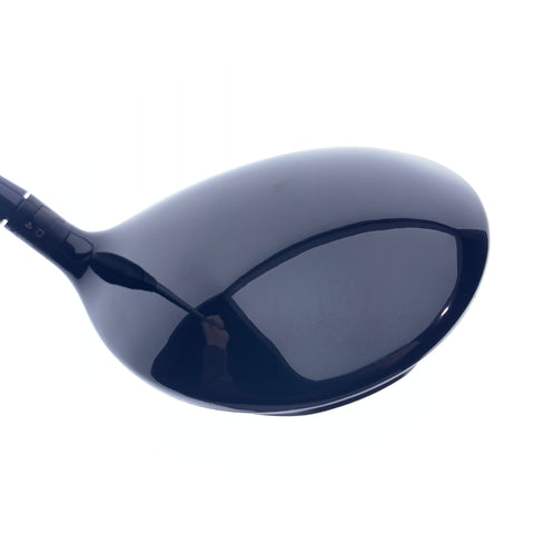 Used Titleist 915 D2 Driver / 10.5 Degrees / Regular Flex