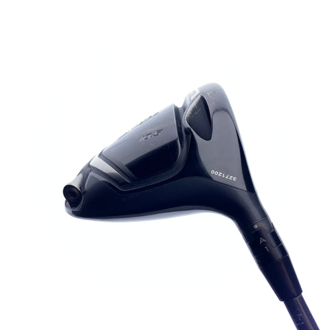 Used Titleist 917 D2 Driver / 10.5 Degrees / Regular Flex