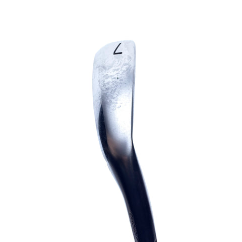 Used Mizuno JPX 921 Hot Metal 7 Iron / 29.0 Degrees / Stiff Flex