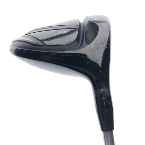 Used Titleist 915 D3 Driver / 9.5 Degrees / Stiff Flex