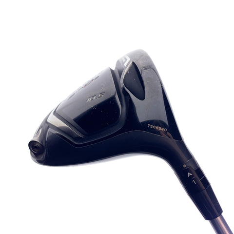 Used Titleist 917 D2 Driver / 10.5 Degrees / Stiff Flex