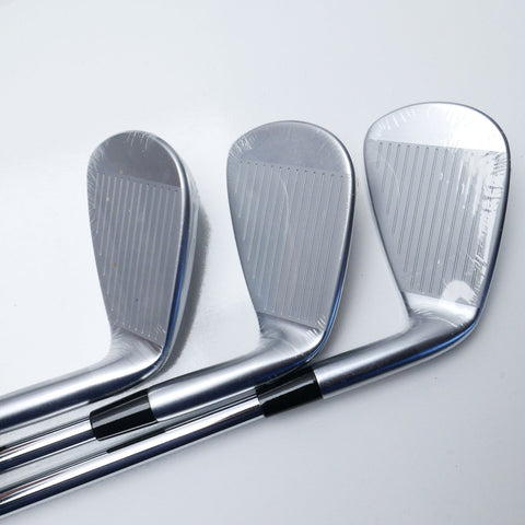 NEW Mizuno JPX 923 Forged Iron Set / 5 - PW / Regular Flex / Left-Handed