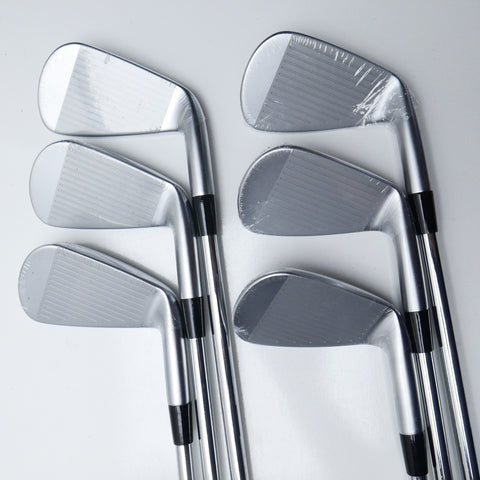 NEW Mizuno JPX 925 Forged Iron Set / 5 - PW / Regular Flex / Left-Handed