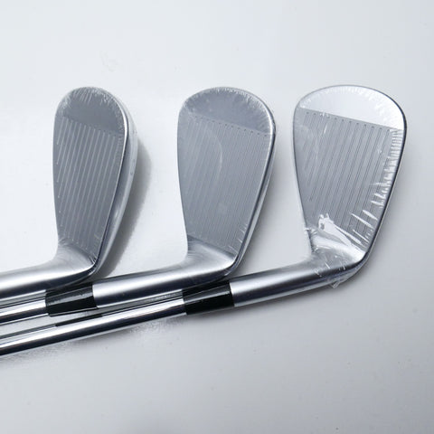 NEW Mizuno JPX 925 Forged Iron Set / 5 - PW / Regular Flex / Left-Handed