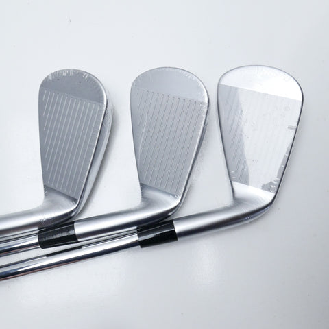 NEW Mizuno JPX 925 Forged Iron Set / 5 - PW / Regular Flex / Left-Handed