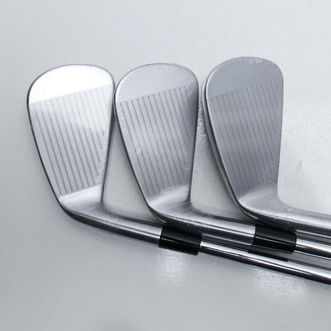 NEW TaylorMade P790 2025 Iron Set / 5 - PW / Regular Flex