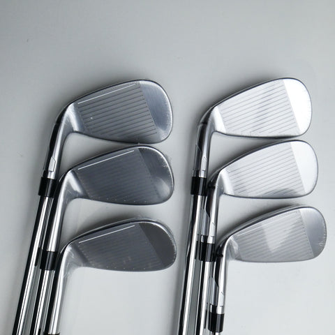 NEW TaylorMade Qi Max Iron Set / 5 - PW / Stiff Flex