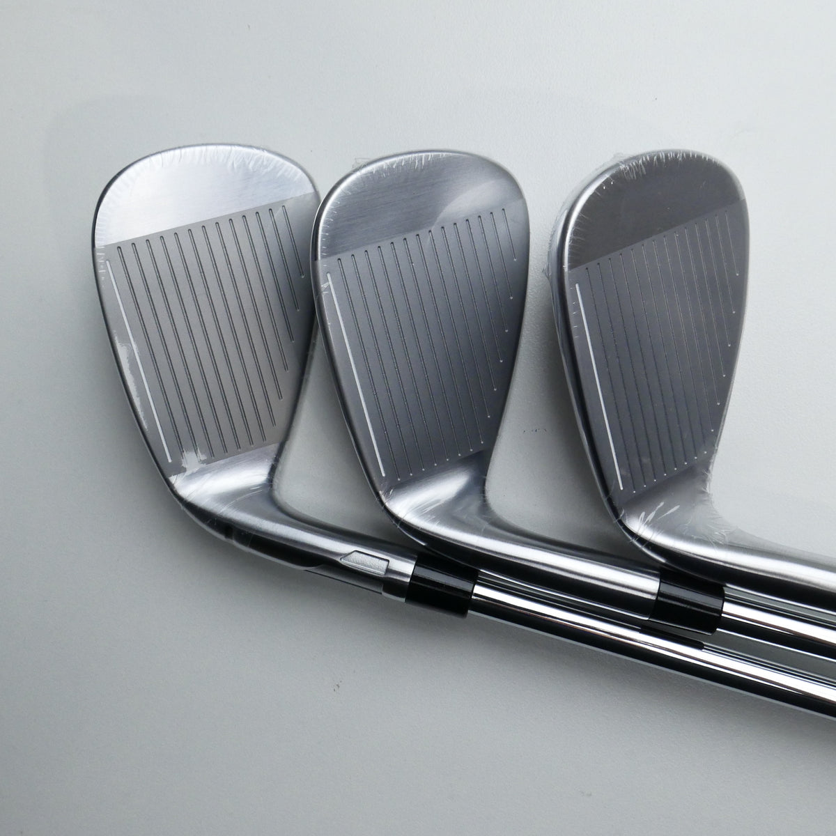 NEW TaylorMade Qi Max Iron Set / 5 - PW / Stiff Flex