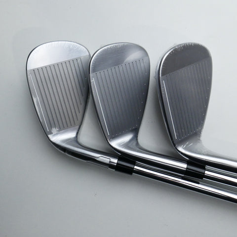 NEW TaylorMade Qi Max Iron Set / 5 - PW / Stiff Flex