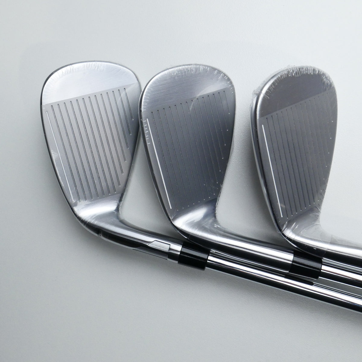 NEW TaylorMade Qi Max Iron Set / 5 - PW / Stiff Flex