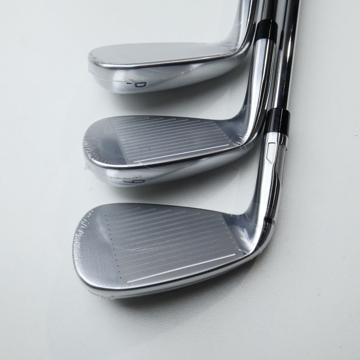 NEW TaylorMade Qi Max Iron Set / 5 - PW / Stiff Flex