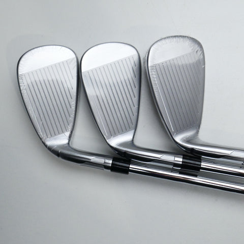 NEW TaylorMade Qi Max Iron Set / 5 - PW / Stiff Flex