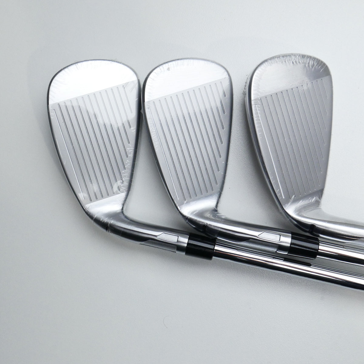 NEW TaylorMade Qi Max Iron Set / 5 - PW / Stiff Flex