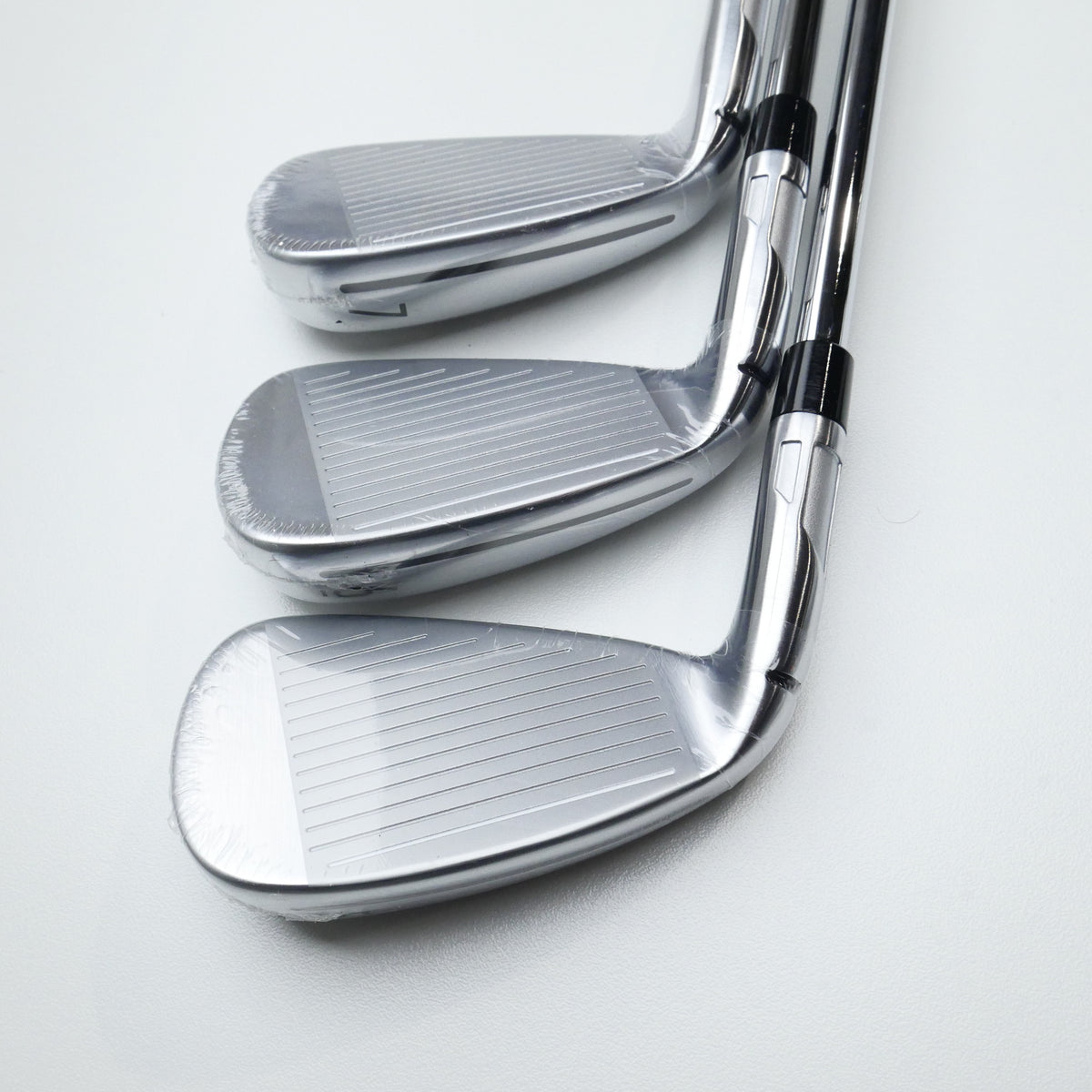NEW TaylorMade Qi Max Iron Set / 5 - PW / Stiff Flex