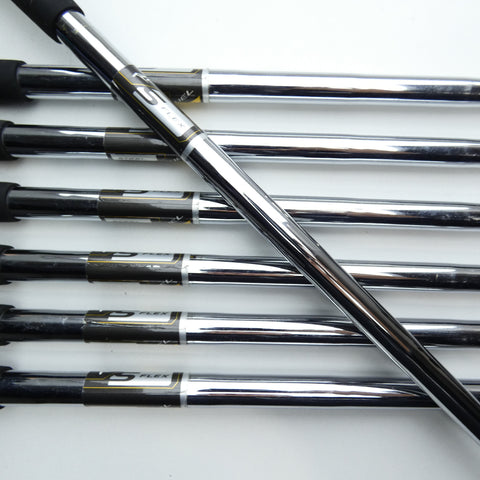 Used TaylorMade RocketBladez Iron Set / 4 - PW / Stiff Flex