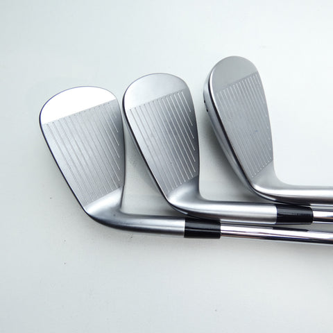 Used Mizuno JPX 925 Hot Metal HL Iron Set / 5 - PW / Regular Flex