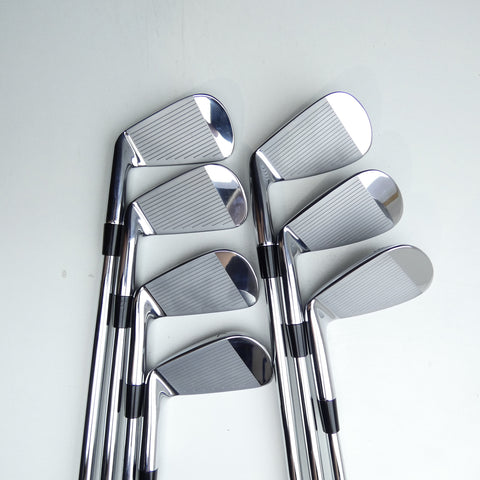 Used TaylorMade P7TW Iron Set / 4 - PW / Stiff Flex