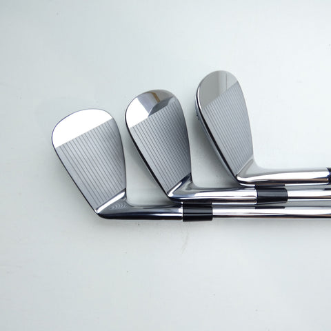 Used TaylorMade P7TW Iron Set / 4 - PW / Stiff Flex