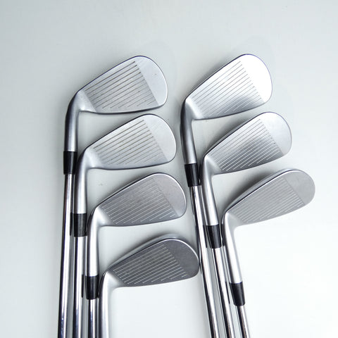 Used Mizuno JPX 900 Hot Metal Iron Set / 4 - PW / Regular Flex
