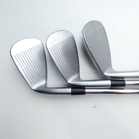 Used Mizuno JPX 900 Hot Metal Iron Set / 4 - PW / Regular Flex