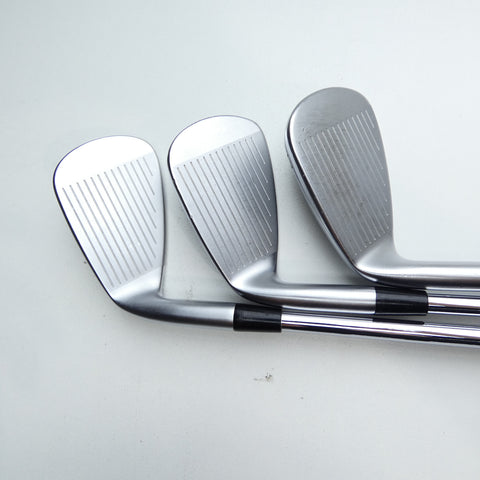 Used Mizuno JPX 923 Hot Metal Iron Set / 5 - PW / Regular Flex
