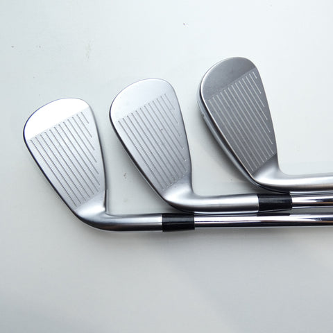 Used Mizuno JPX 923 Hot Metal Iron Set / 5 - PW / Regular Flex