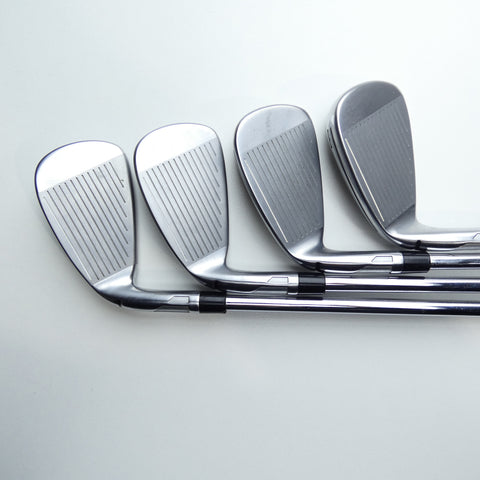Used TaylorMade Qi Max Iron Set / 5 - SW / Regular Flex
