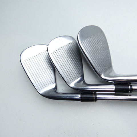 Used TaylorMade R11 Iron Set / 4 - 9 IRON / Stiff Flex
