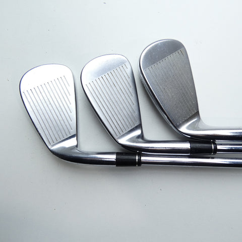 Used TaylorMade R11 Iron Set / 4 - 9 IRON / Stiff Flex