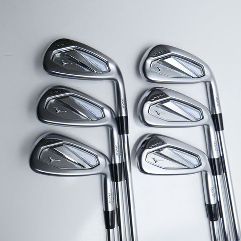 Used Mizuno JPX 925 Hot Metal Iron Set / 5 - PW / Regular Flex