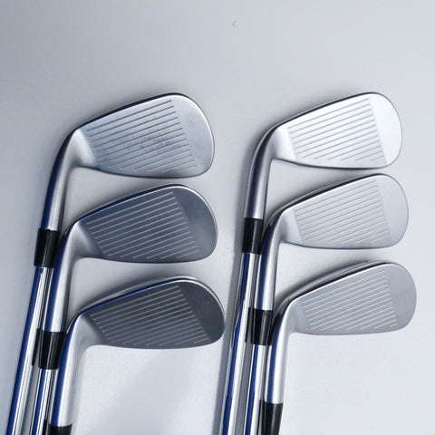 Used Mizuno JPX 925 Hot Metal Iron Set / 5 - PW / X-Stiff Flex