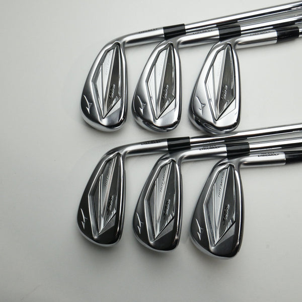 Used Mizuno JPX 923 Hot Metal Iron Set / 5 - PW / Stiff Flex
