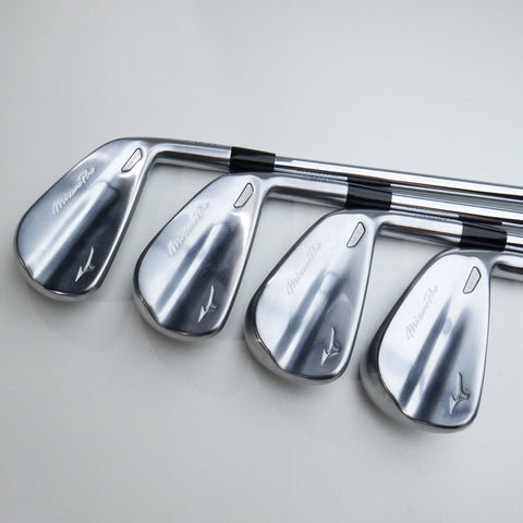 Used Mizuno M-15 Iron Set / 4 - PW / Regular Flex