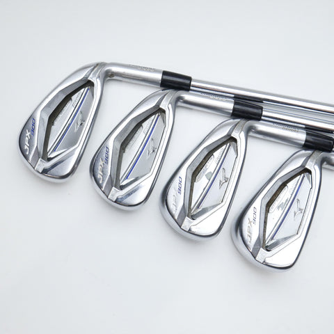 Used Mizuno JPX 900 Hot Metal Iron Set / 4 - PW / Regular Flex