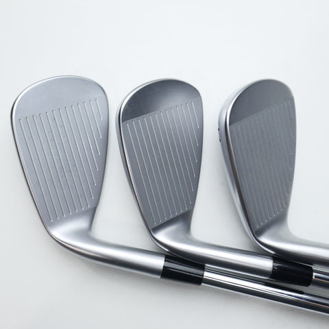 Used Mizuno JPX 925 Hot Metal Iron Set / 5 - PW / Regular Flex