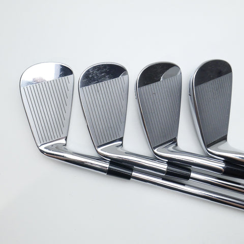 Used TaylorMade P7TW Iron Set / 4 - PW / Stiff Flex