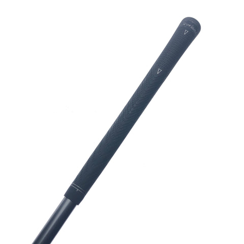 Used Cleveland Launcher DST 2 Hybrid / 18 Degrees / Stiff Flex