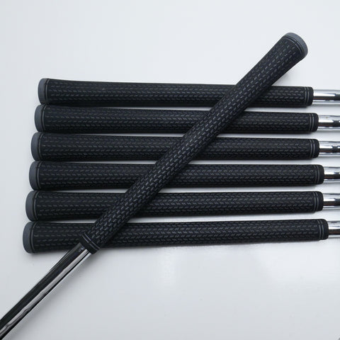 Used Cleveland Launcher UHX Iron Set / 4 - PW / Regular Flex