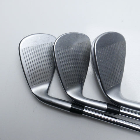 Used Cleveland Launcher UHX Iron Set / 4 - PW / Regular Flex