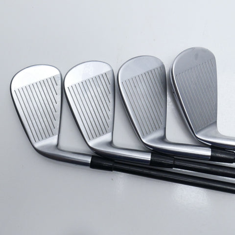 Used Mizuno JPX 921 Forged Iron Set / 4 - PW / Regular Flex