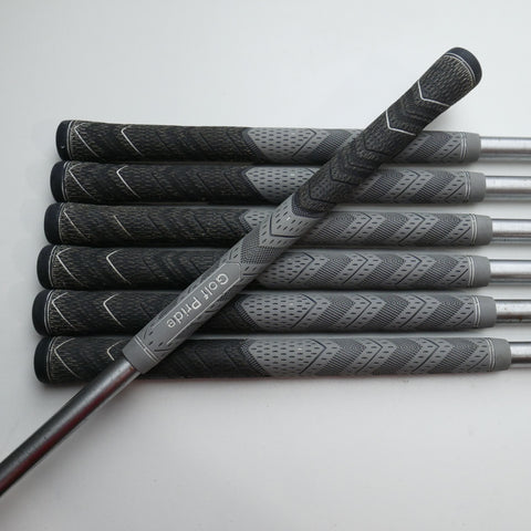 Used Mizuno JPX 921 Hot Metal Pro Iron Set / 4 - PW / X-Stiff Flex