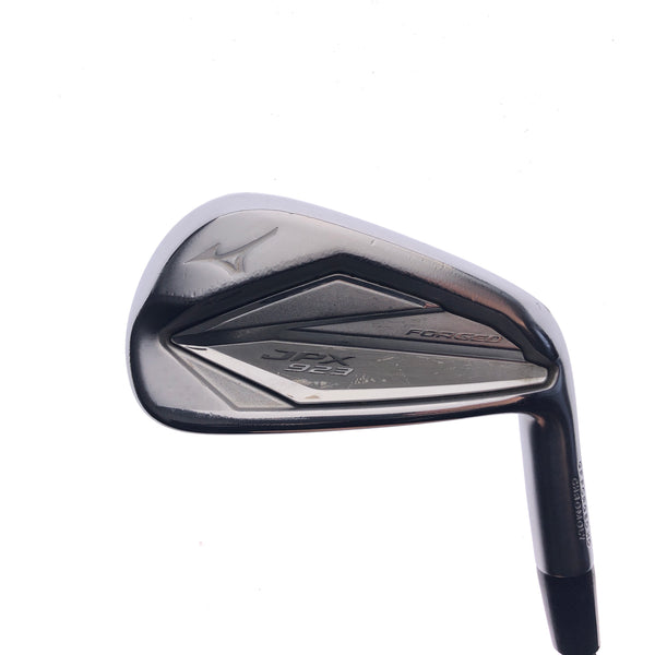 Used Mizuno JPX 923 Forged 7 Iron / 30.0 Degrees / Soft Regular Flex