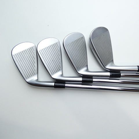 Used Mizuno JPX 923 Forged Iron Set / 4 - PW / Stiff Flex