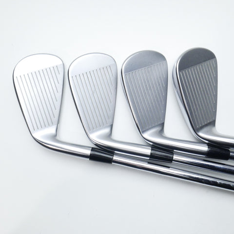Used Mizuno JPX 923 Forged Iron Set / 4 - PW / Stiff Flex