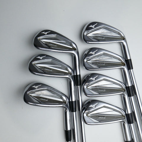 Used Mizuno JPX 923 Forged Iron Set / 4 - PW / X-Stiff Flex