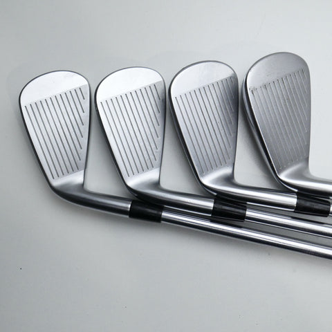 Used Mizuno JPX 923 Forged Iron Set / 4 - PW / X-Stiff Flex